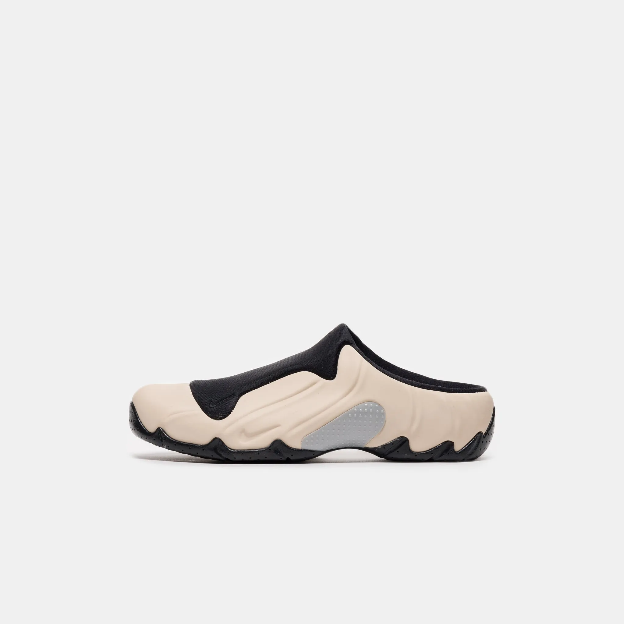 Clogposite Mule Sneaker in Sandrift/Black/Metallic Silver
