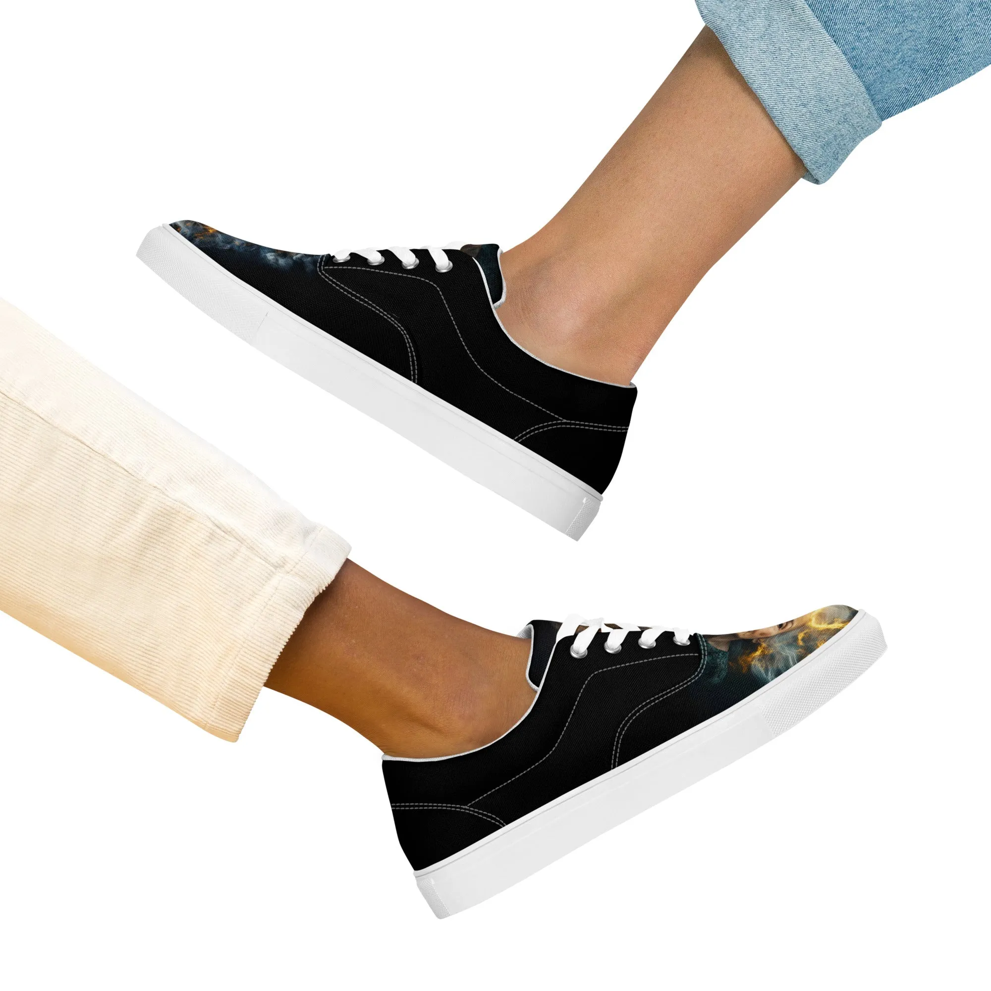 Timeless Power Women’s lace-up canvas shoes