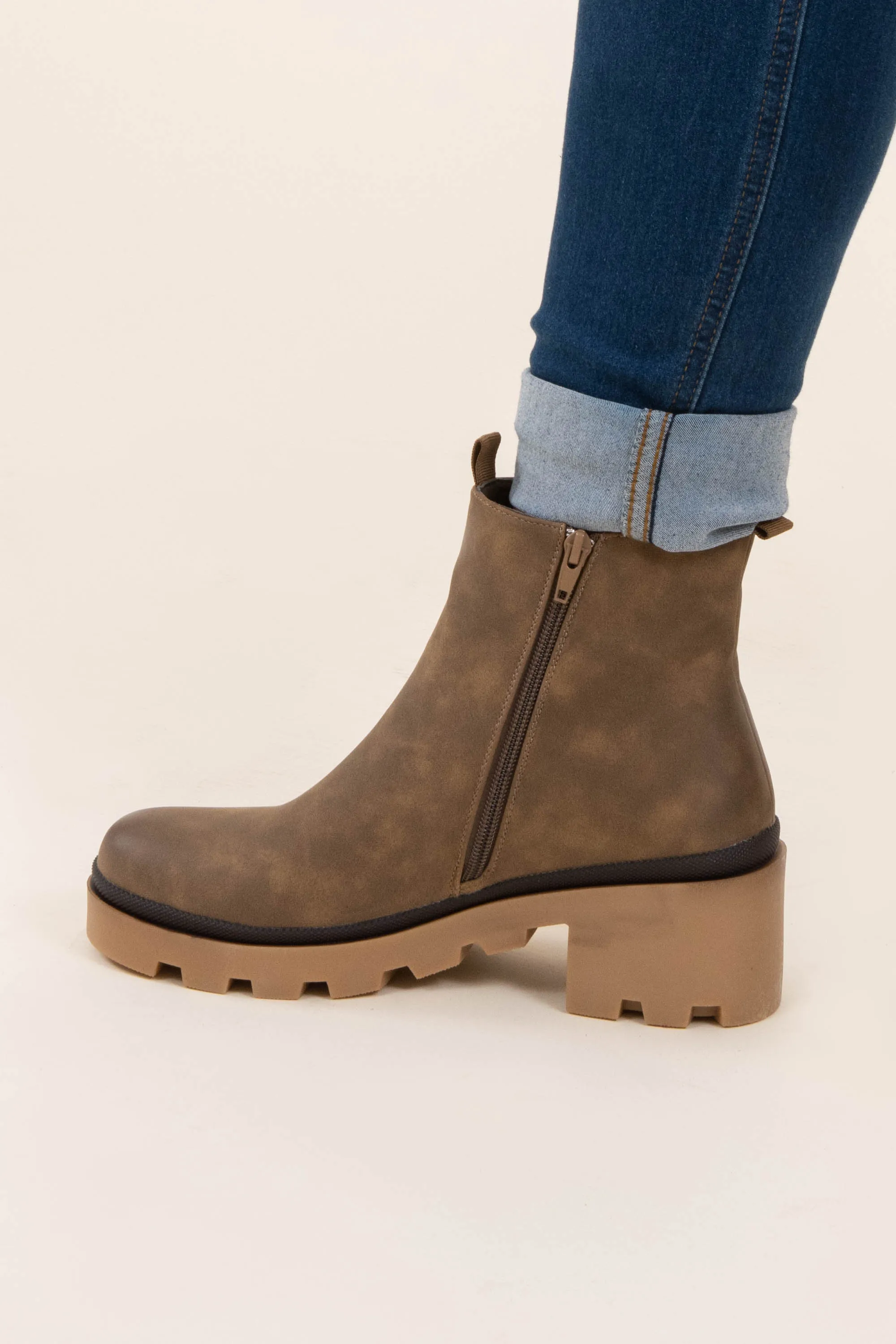 Walk Into The Season Boots, Taupe